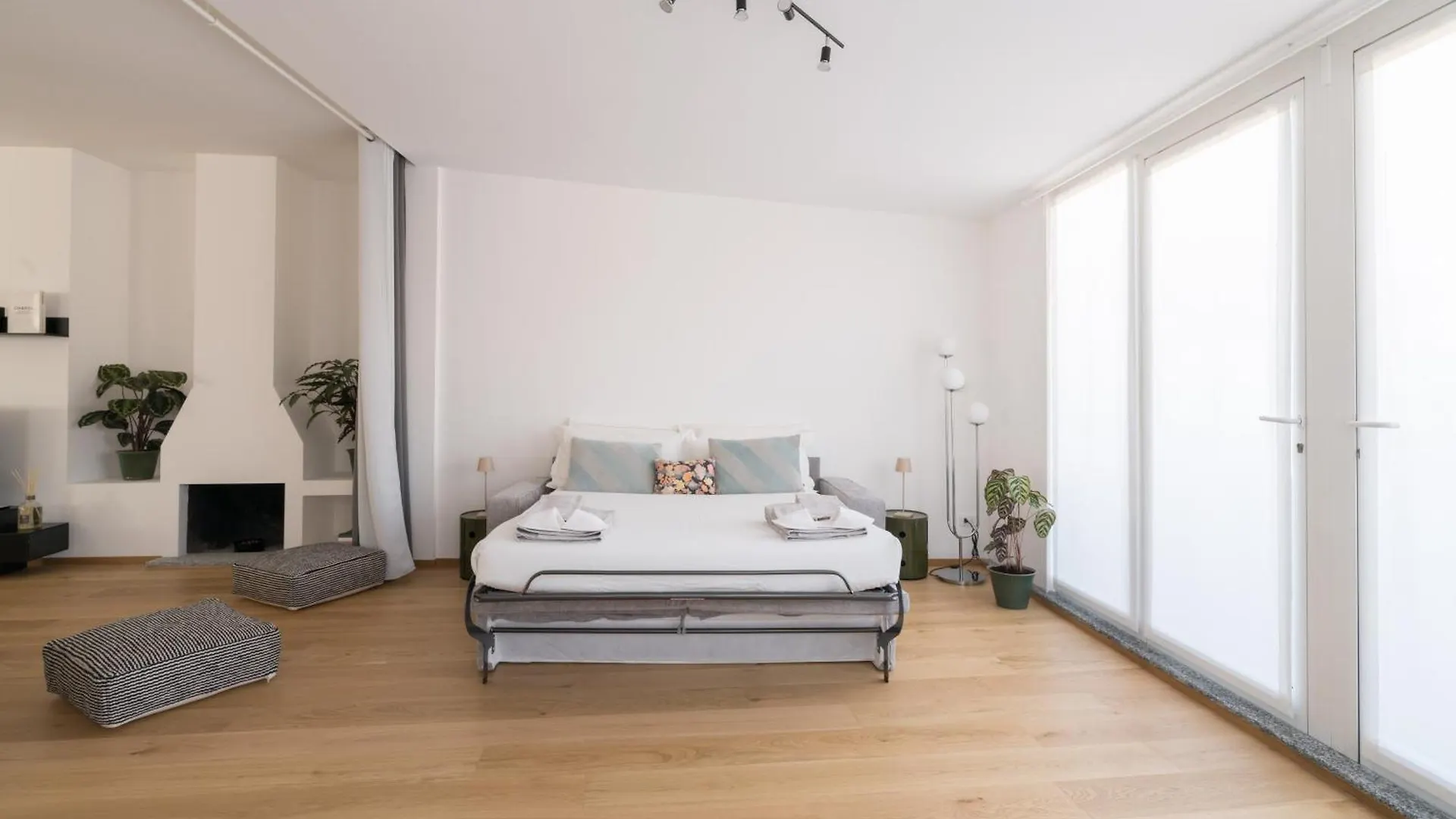 Bmore San Babila - Luxury Apartments Near Duomo Milan Italy