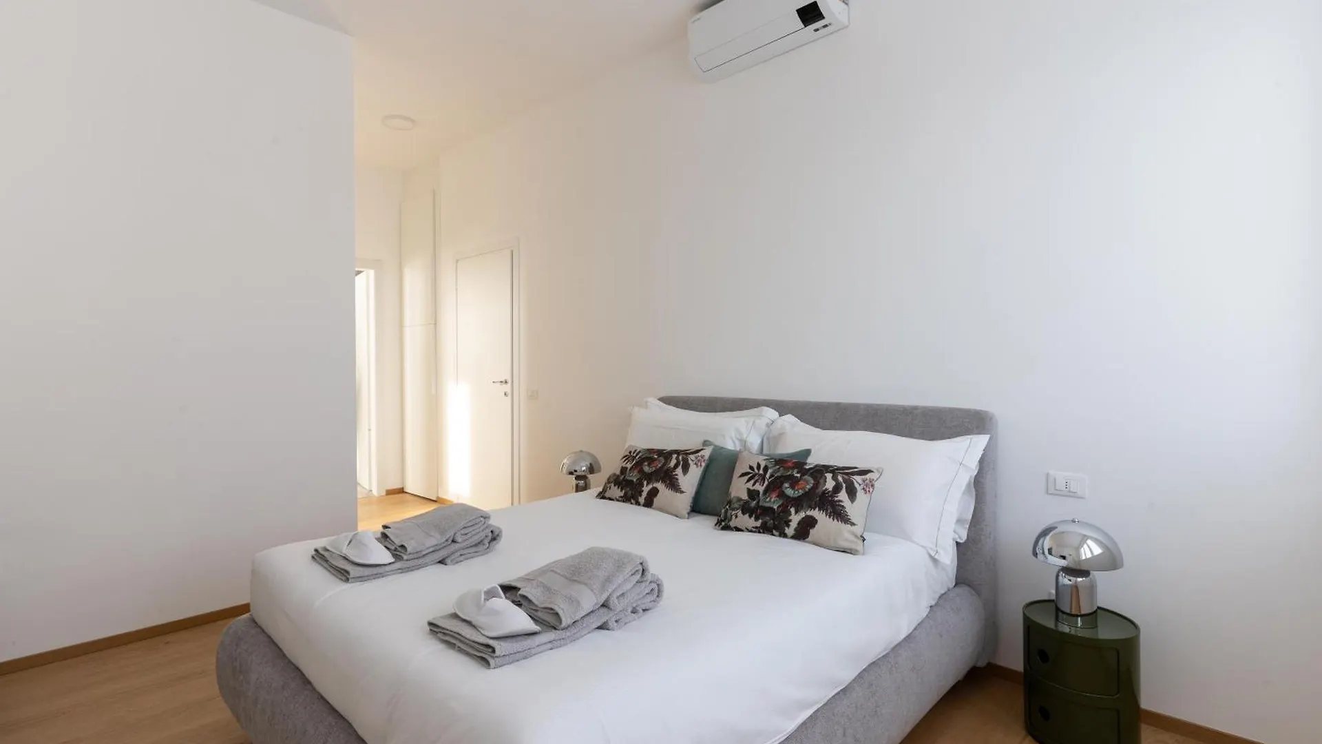 Bmore San Babila - Luxury Apartments Near Duomo Milan