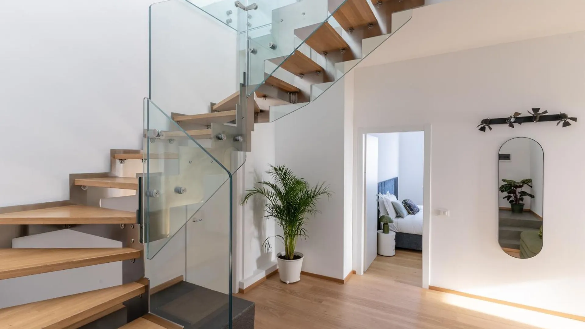 Bmore San Babila - Luxury Apartments Near Duomo Milan
