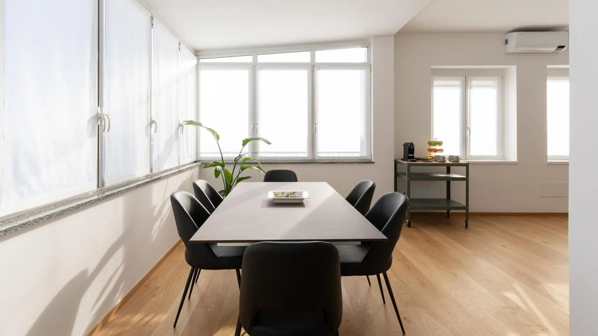 Bmore San Babila - Luxury Apartments Near Duomo Milan