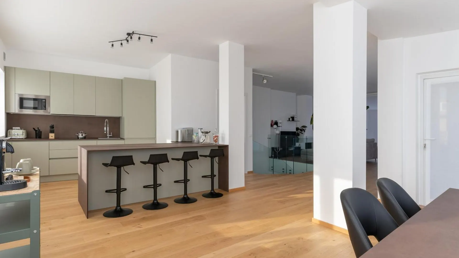 Bmore San Babila - Luxury Apartments Near Duomo Milan 0*,