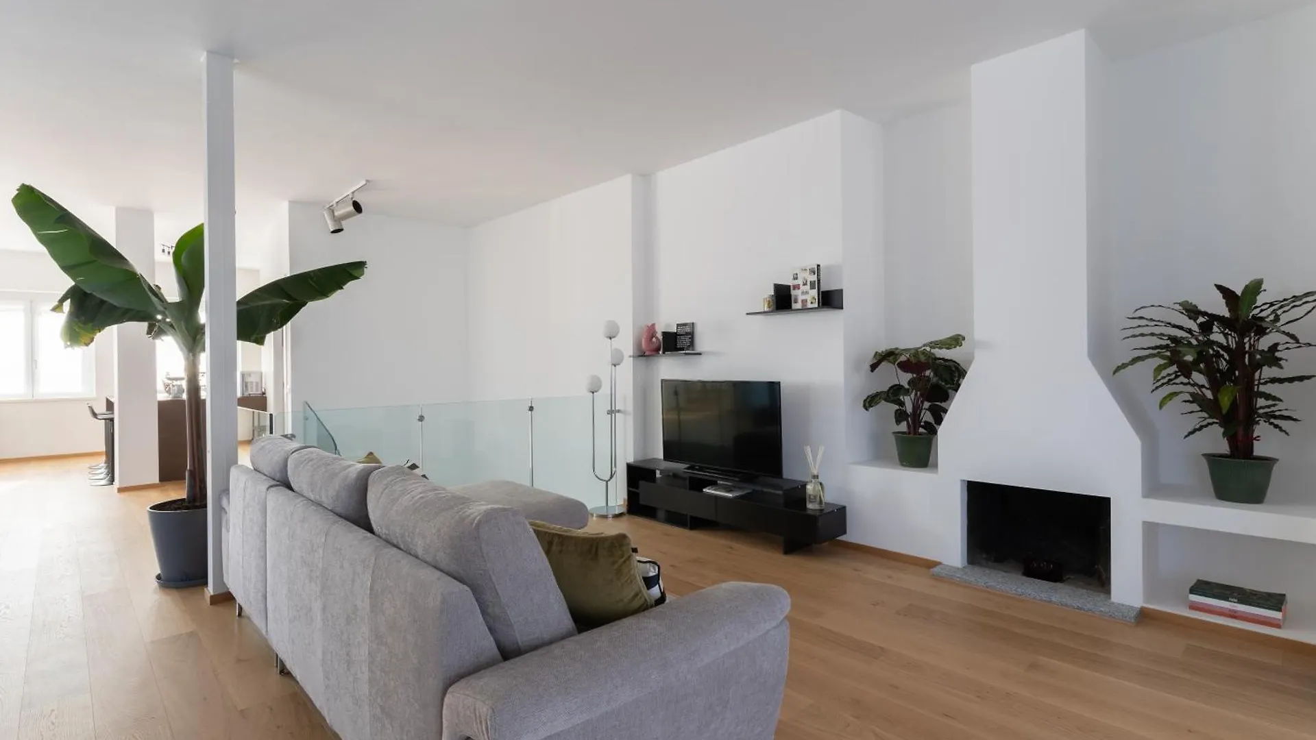 Bmore San Babila - Luxury Apartments Near Duomo Milan