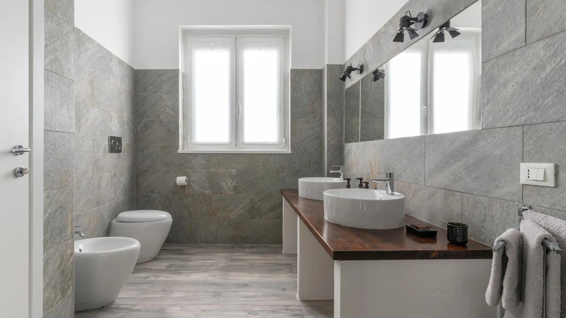 Bmore San Babila - Luxury Apartments Near Duomo Milan Italy