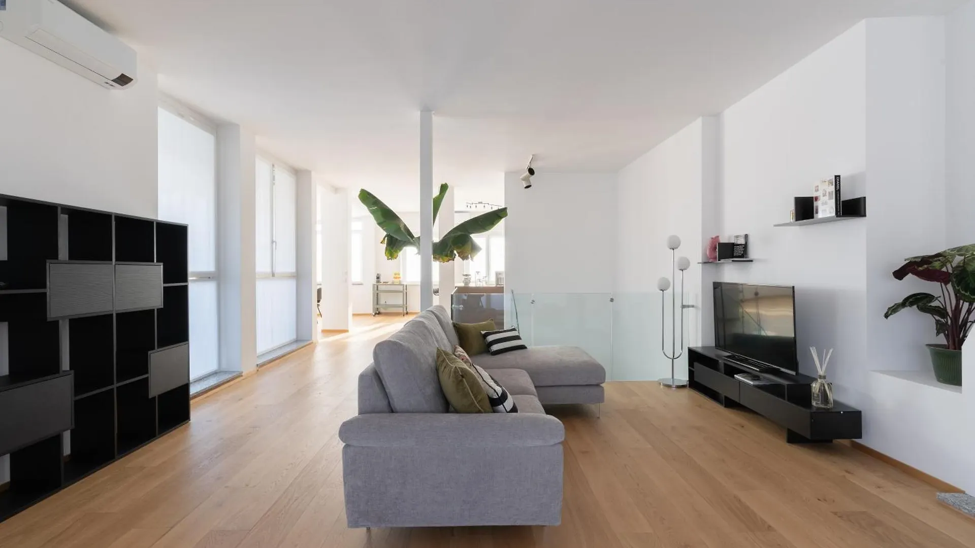 Bmore San Babila - Luxury Apartments Near Duomo Milan