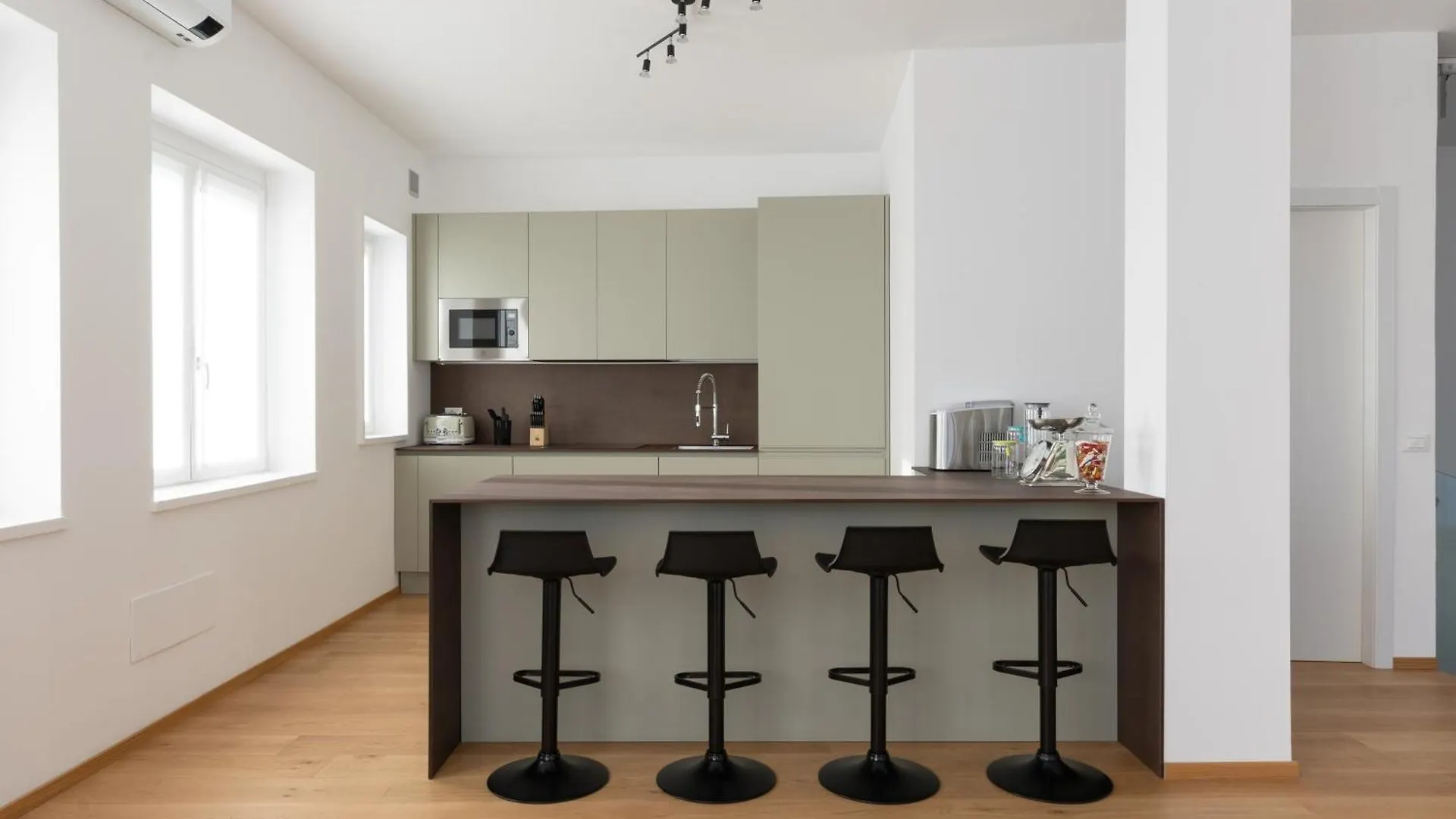 Bmore San Babila - Luxury Apartments Near Duomo Milan